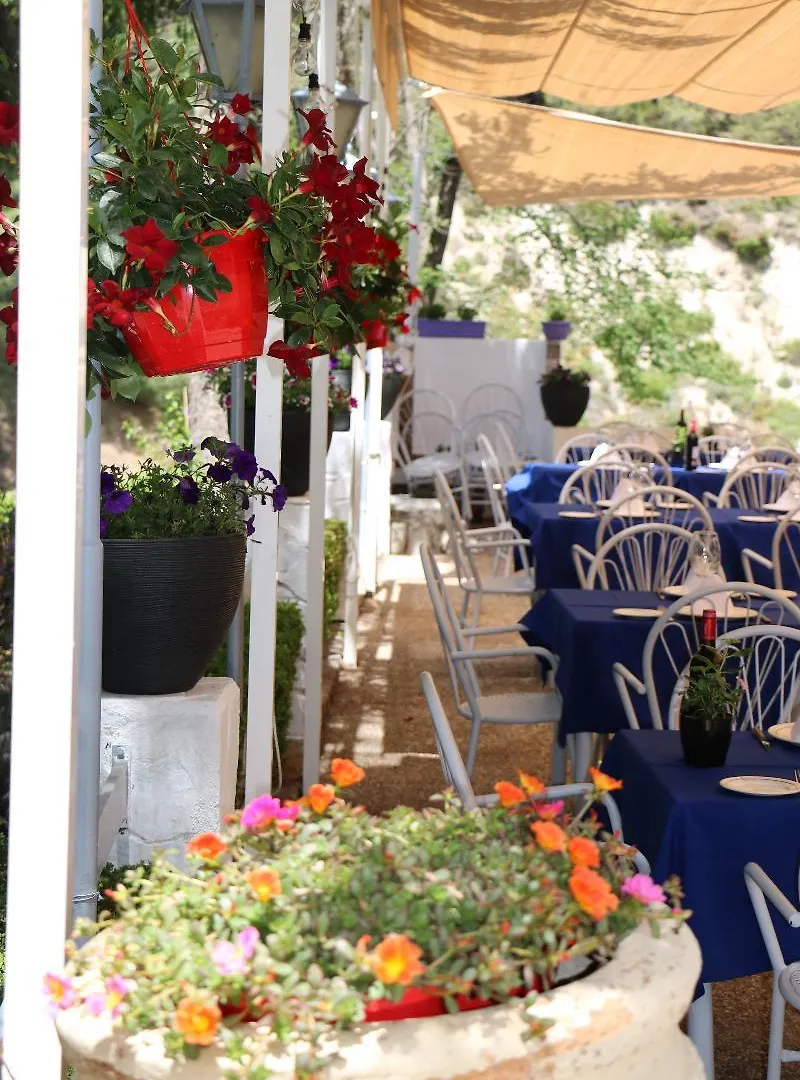 Hotel El Guerra غويخار سييرا