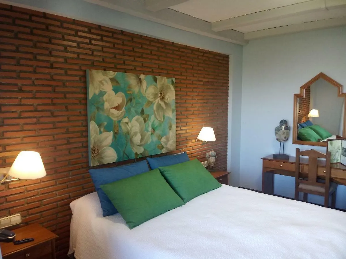 Hotel El Guerra غويخار سييرا