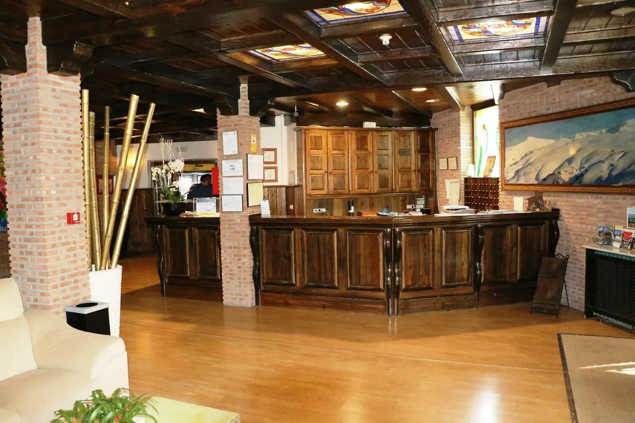 Hotel El Guerra غويخار سييرا